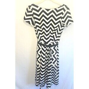 Unique Vintage‎ NWT Womens Size S Fit and Flare Dress Pockets Belt Retro Glam